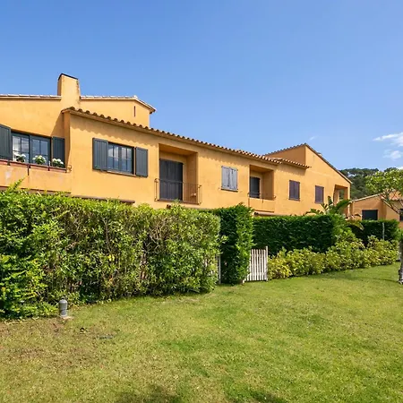 Pastora Villa *